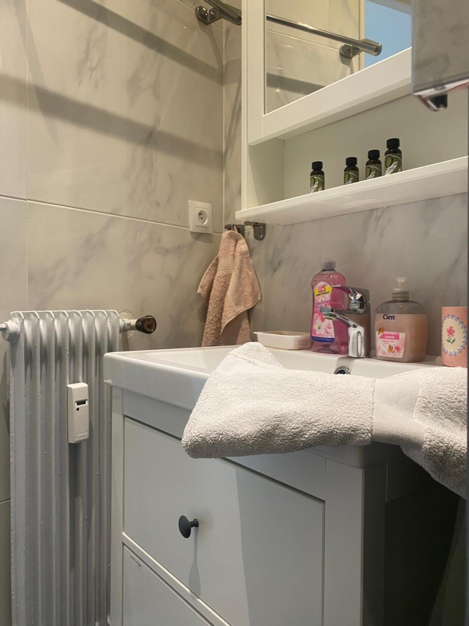 Mirela'S Private Room With Key, Ac, Lift & Balcony In The Center Of Nice On The Cote D'Azur Kültér fotó